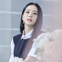 Jisoo BLACKPINK lebih dulu didapuk sebagai ambassador Dior Beauty, sebelum digaet menjadi global ambassador pada Maret 2021. Selain PFW, Jisoo juga menghadiri perhelatan Dior Cruise tahun ini. Foto: dok Dior