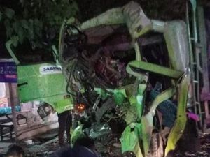 Kecelakaan Beruntun 2 Truk dan Ambulans di Mojokerto, Sopir Truk Terjepit