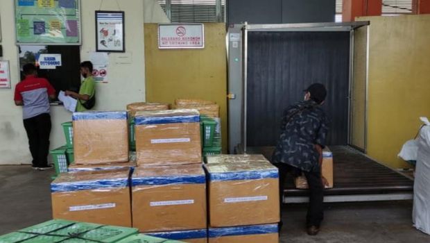 Kegiatan ekspor kratom melalui Bandara Supadio Pontianak di Kubu Raya (ANTARA/Rian)