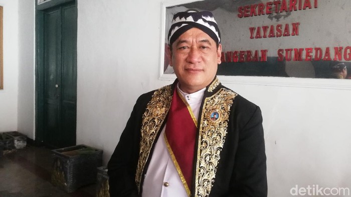 Ketua Harian Majelis Adat Kerajaan Nusantara (MAKN) Kanjeng Pangeran Haryo Eddy S Wirabhumi
