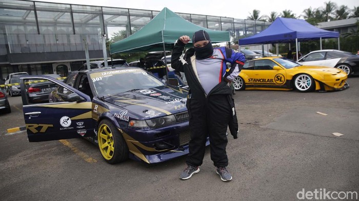 Firenze Akello rasanya layak dinobatkan sebagai drifter termuda Indonesia. Tak hanya itu, dia punya mimpi besar menjadi drfiter profesional di pentas dunia.