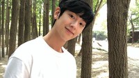 Aktor tersebut adalah Lee Jung Jun.  Foto: (dok. Instagram @right_jun_)