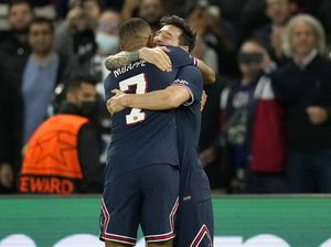 Momen Messi Pelukan sama Neymar Sambil Tunjuk-tunjuk Mbappe