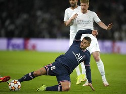 5. Marco Verratti. Valuasi harga 49,5 juta paun, atau sekitar Rp 895 miliar. Foto: (AP/Christophe Ena)  