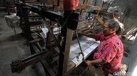Harga jual lurik di tempat ini berkisar antara Rp 20 ribu hingga Rp 200 ribu.