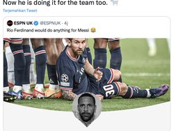Meme Kocak Messi Rebahan di Pagar Betis