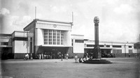 Foto Stasiun Bandung, Jawa Barat yang diambil kisaran tahun 1928-1938. Dok. Tropenmuseum