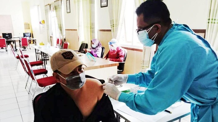 nabi ikut vaksinasi