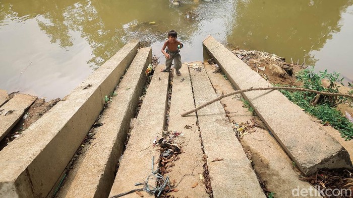 Normalisasi Ciliwung Mandek, Ini Buktinya! Normalisasi kali Ciliwung, Jakarta, hingga saat ini masih mandek. Sejumlah faktor menjadi biang keladi terhambatnya proyek tersebut.