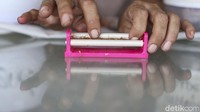 Dicontohkan Dewi, harga rokok yang biasa 20 ribu rupiah isi 10 batang dapat diadu dengan harga rokok tingwe. Dengan harga 10 ribu rupiah dapat diracik hingga 25 batang.