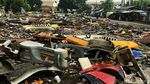 Penampakan Rongsokan Bus TransJakarta di Terminal Pulogadung