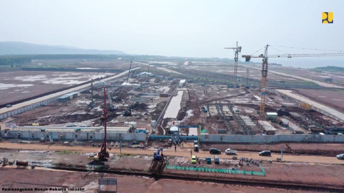 Untuk mendukung pengembangan Kawasan Industri Terpadu (KIT) Batang, Kementerian PUPR secara terpadu tengah membangun sejumlah infrastruktur. Penasaran?