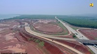 Untuk mendukung konektivitas, Kementerian PUPR melalui Badan Pengatur Jalan Tol (BPJT) bersama Badan Usaha Jalan Tol (BUJT) telah menyelesaikan pembangunan Simpang Susun (SS) Akses KIT Batang yang merupakan bagian dari ruas Jalan Tol Batang - Semarang sepanjang 3,1 km.
