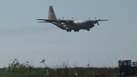 Disusul penerjunan puluhan pasukan pengendali tempur atau dalpur menggunakan dua pesawat Hercules.