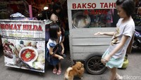 Diketahui sejak zaman penjajahan Belanda, warga etnis China sudah tinggal di kawasan Glodok sampai sekarang. Dikhy Sasra/detikcom