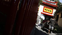 Hasilnya terlihat dari beragam barang dan desain bangunan yang otentik dan jarang ditemukan di tempat lain. Dikhy Sasra/detikcom
