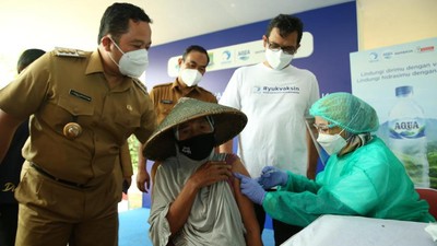 Pemulung dan Pelapak Divaksin di Tangerang