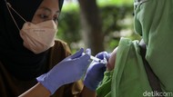 Vaksin Booster di Krukut Diprioritaskan untuk Lansia, Pakai Pfizer