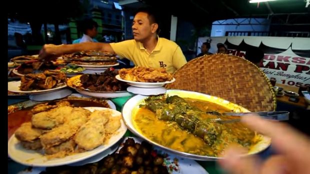5 Rumah Makan Padang Viral di YouTube, Ada yang Punya 120 Varian Menu