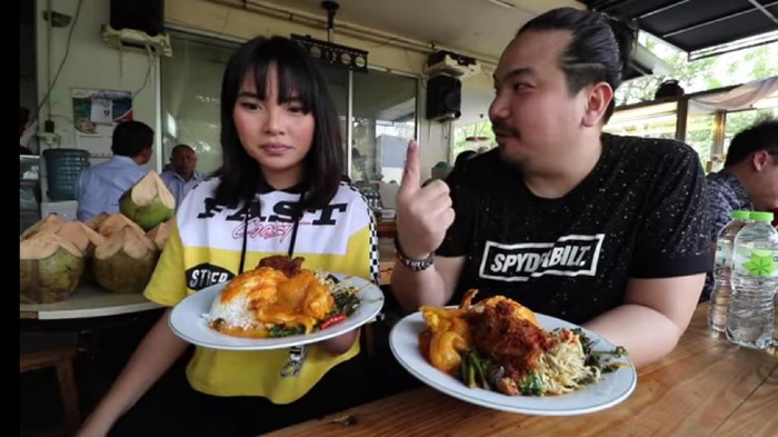 5 Rumah Makan Padang Viral di YouTube, Ada yang Punya 120 Varian Menu