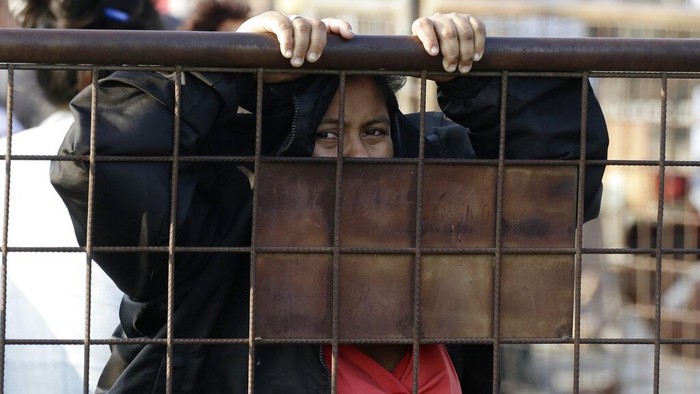 Bentrokan antara geng narapidana di penjara Ekuador tewaskan 116 orang. Keluarga para tahanan berdatangan ke penjara untuk mengetahui kabar anggota keluarganya.