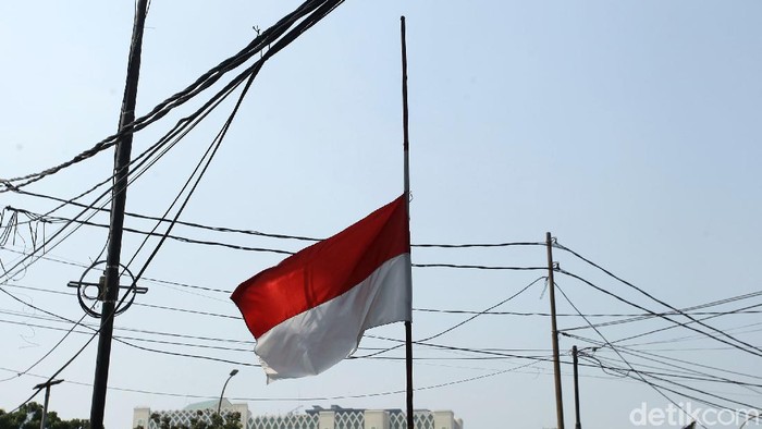 Bendera Setengah Tiang Diimbau Dikibarkan 30 September, Ini Tata Caranya