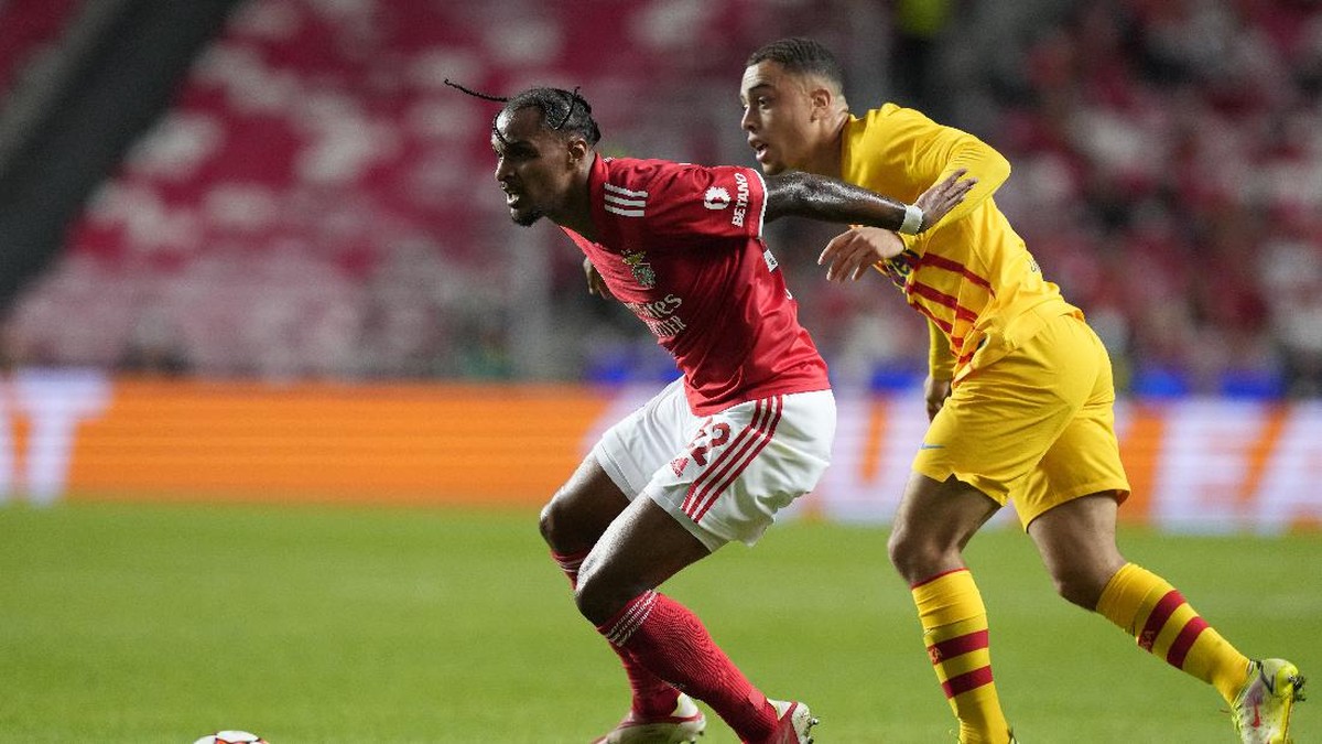 Barcelona tertinggal 0-1 dari Benfica di Da Luz pada babak pertama Matchday 2 Liga Champions. (Foto: AP/Armando Franca)