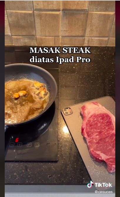 Sultan! Wanita Ini Masak Steak pakai Talenan iPad Pro