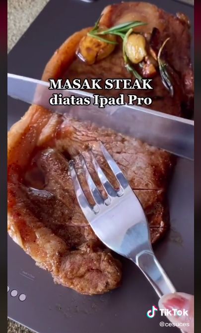 Sultan! Wanita Ini Masak Steak pakai Talenan iPad Pro