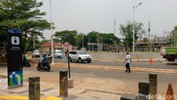 Area ojol ini tidak begitu luas, yakni ada di badan jalan Jl Manggarai Utara 2. 