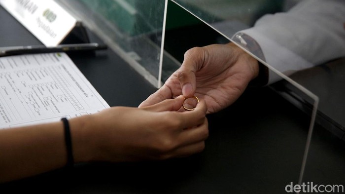 Co-Location Senyum hadir sebagai bentuk integrasi antara BRI, Pegadaian, dan PNM. Di sini, warga dapat akses layanan permodalan, menabung, hingga investasi emas