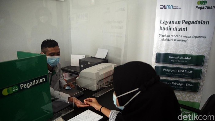 Co-Location Senyum hadir sebagai bentuk integrasi antara BRI, Pegadaian, dan PNM. Di sini, warga dapat akses layanan permodalan, menabung, hingga investasi emas