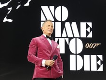 Kematian James Bond Bikin Penulis Naskah Pusing 7 Keliling