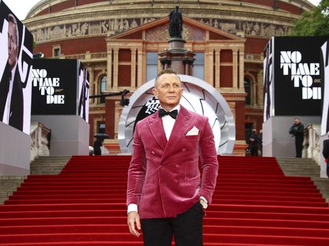 Daniel Craig di No Time To Die World Premiere Daniel Craig poses for photographers upon arrival for the World premiere of the new film from the James Bond franchise 'No Time To Die', in London Tuesday, Sept. 28, 2021. (Photo by Joel C Ryan/Invision/AP)