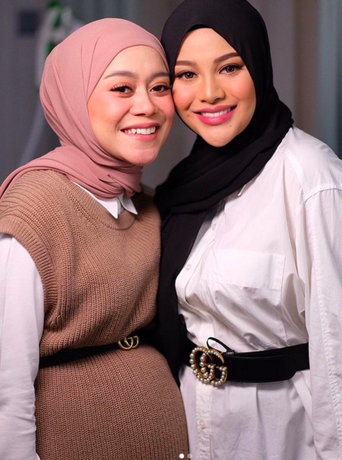 Duo Bumil Lesti Kejora dan Aurel Hermansyah Duo Bumil Lesti Kejora dan Aurel Hermansyah