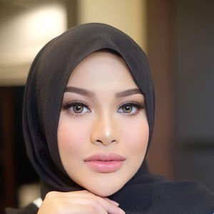 Aurel Hermansyah Ungkap Alasan Mantap Hijrah Pakai Hijab Aurel Hermansyah Ungkap Alasan Mantap Hijrah Pakai Hijab