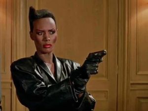 Grace Jones, Bond Girl yang Bikin James Bond Kerepotan
