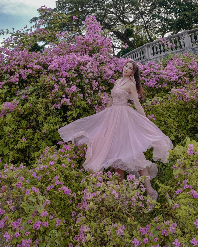 Dalam kesempatan itu, ibu dua anak ini juga menekankan bahwa koleksi Hermes dan bisnisnya sekarang tidak sepenuhnya datang dari uang mantan suami. Jamie mengatakan jika ia punya peran penting dalam bisnis Nurdian dan keduanya sama-sama sukses dalam usaha masing-masing. Foto: Instagram @ec24m