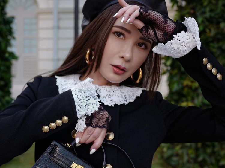 10 Foto Mantan Istri Pengusaha Indonesia yang Jual Hermes untuk Makan Anak