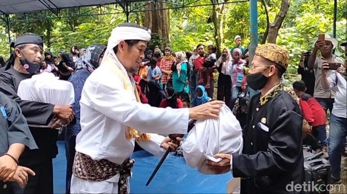 Kawin Cai, Upacara Adat Masyarakat Jalaksana Kuningan Untuk Memohon Turunnya Hujan