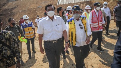 Saat Luhut Cs Blusukan ke Proyek Tol Cisumdawu