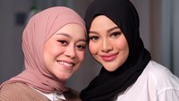 Keduanya tampil memperlihatkan perut hamil. Foto: dok Instagram Lesti Kejora