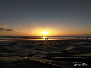 Dear Penikmat Senja, Matahari Akan Telat Terbenam Ya Minggu Ini