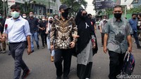 Bersama 56 pegawai lainnya, Novel berjalan menuju gedung Dewas KPK atau gedung ACLC.