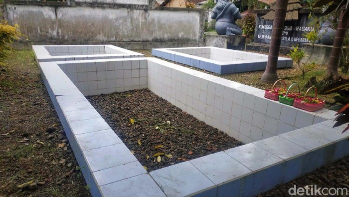 Monumen Ini Jadi Saksi Bisu Keganasan PKI di Banyuwangi Monumen Lubang Buaya Banyuwangi menjadi saksi kekejaman PKI. Monumen ini jadi saksi bisu kekejaman PKI yang membantai 62 pemuda Ansor dengan cara licik dan sadis.