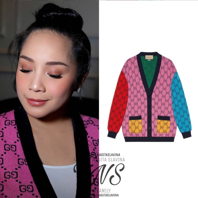 Selanjutnya ada cardigan dari merek ternama Gucci. GG Multicolour Wool Cotton Cardigan itu dibanderol dengan harga sekitar Rp 20 juta. Terdapat dua buah saku di bagian depan cardigan yang berwarna kuning. Cardigan tersebut dipadukan dengan tanktop berwarna putih. Bagaimana menurutmu penampilan Nagita? Foto: Instagram/@fashion_nagitaslavina