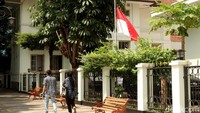 Tak hanya di lokasi tersebut, pemandangan serupa juga terlihat di kantor-kantor dinas hingga perusahaan swasta. Wisma Putra/Detikcom