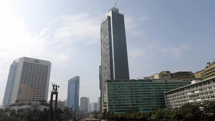 Hotel Indonesia menjadi hotel bintang 5 pertama yang dibangun di Jakarta. Diresmikan pada 5 Agustus 1962, hotel ini dipersiapkan untuk menyambut Asian Games IV.