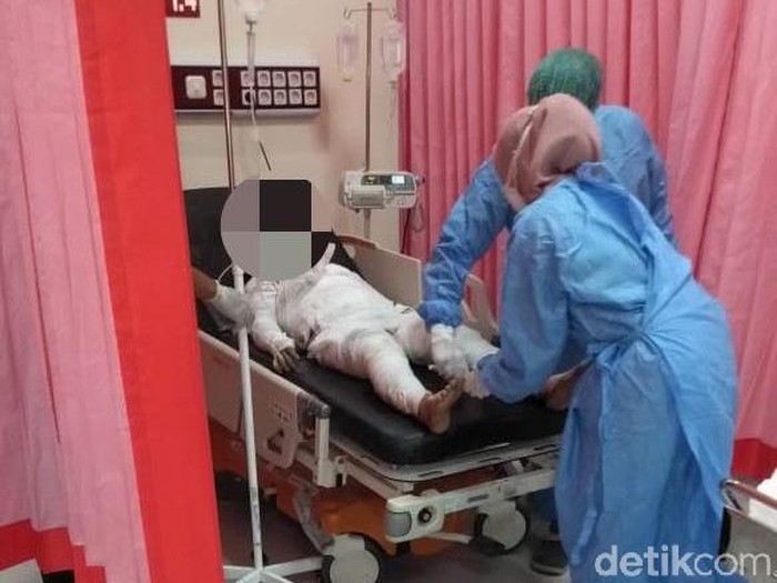Pria di Probolinggo membakar istri dan anaknya. Aksi sadis itu terjadi di Kecamatan Tongas, Rabu (29/9/2021) sekitar pukul 20.30 WIB.