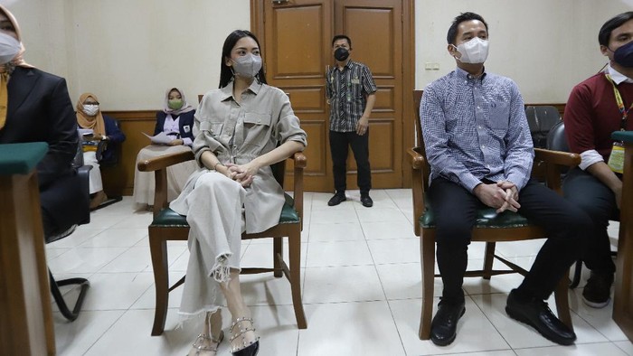 Ririn Dwi Ariyanti dan Aldi Bragi